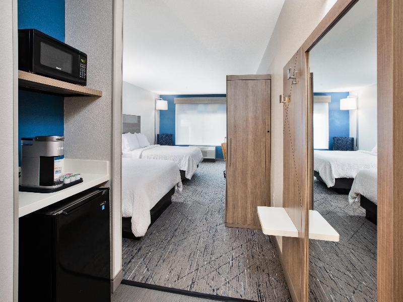 Holiday Inn Express and Suites West Monroe image