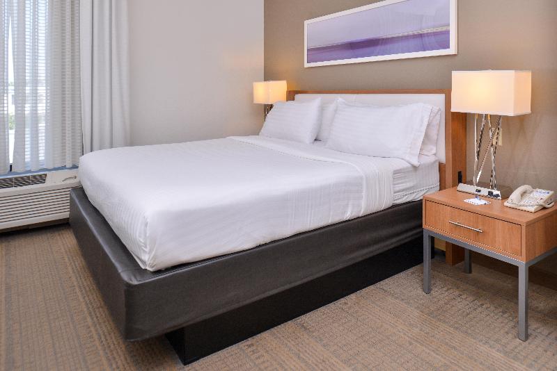 Holiday Inn Express and Suites New Orleans Airport photo 23