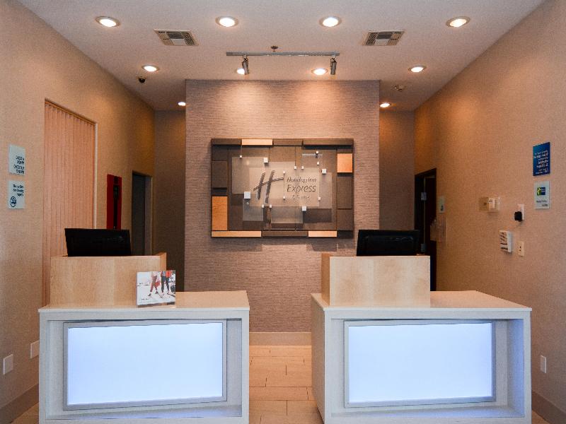 Holiday Inn Express & Suites New Boston by IHG image