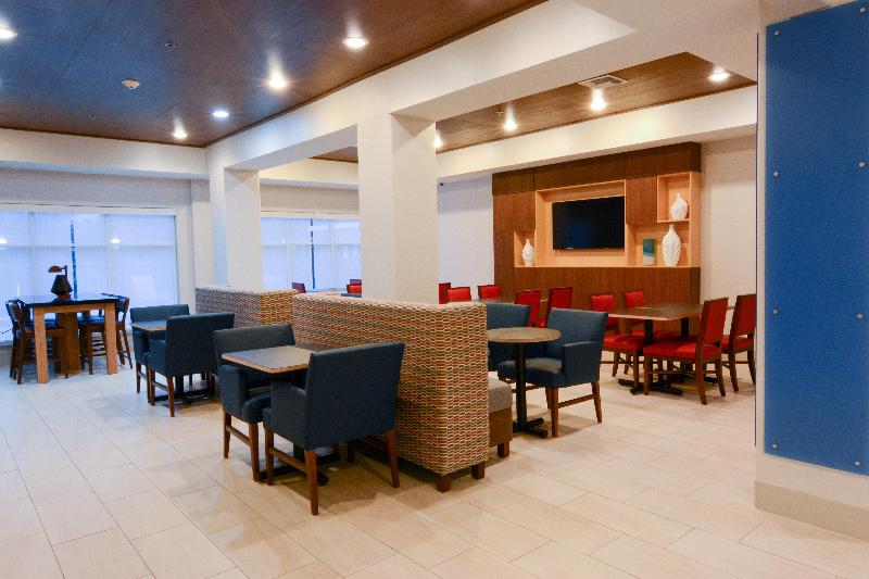Holiday Inn Express & Suites New Boston by IHG image