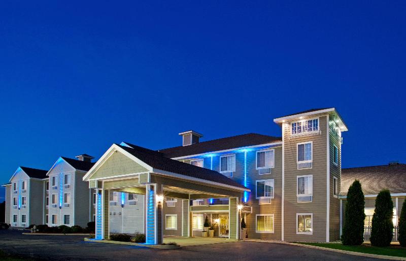 Holiday Inn Express and Suites New Buffalo, MI