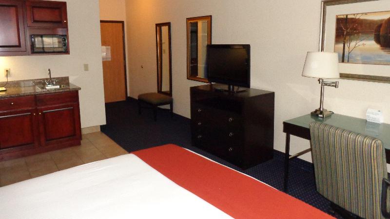 Holiday Inn Express and Suites New Buffalo, MI photo 16