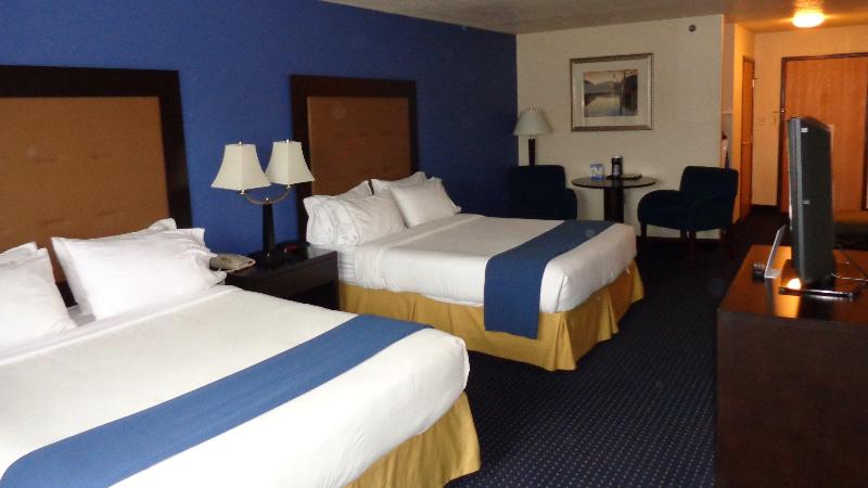 Holiday Inn Express and Suites New Buffalo, MI photo 19