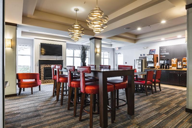Holiday Inn Express & Suites New Martinsville image