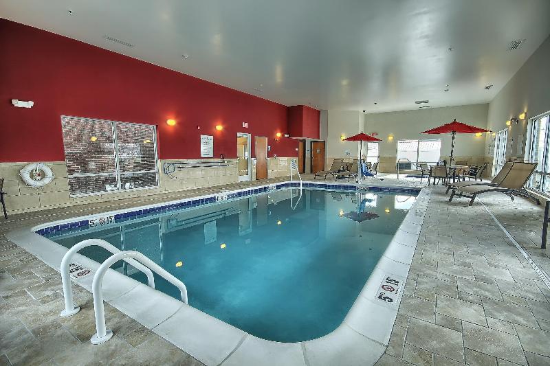 Holiday Inn Express & Suites New Martinsville image