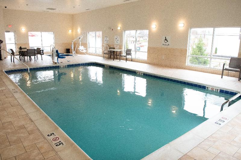 Holiday Inn Express & Suites New Martinsville image