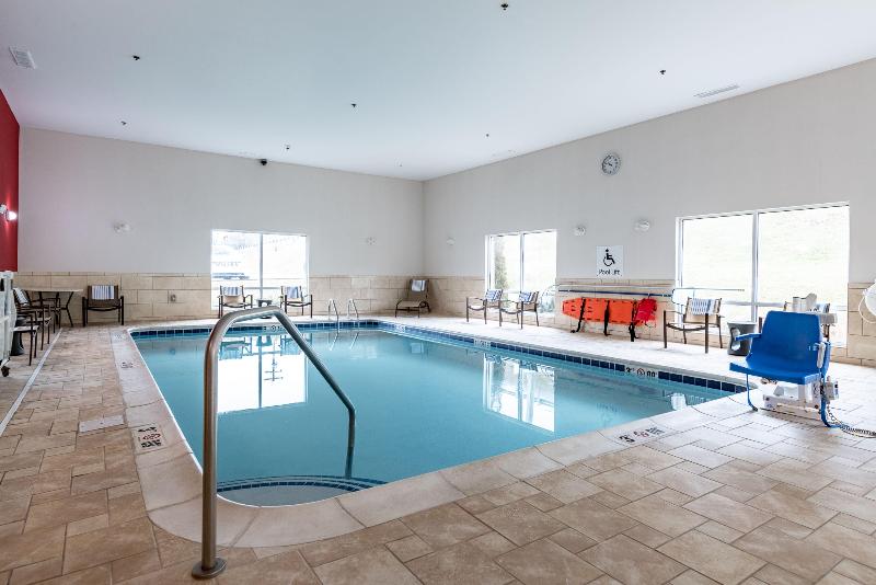 Holiday Inn Express & Suites New Martinsville image