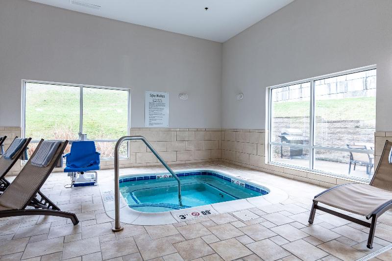 Holiday Inn Express & Suites New Martinsville image