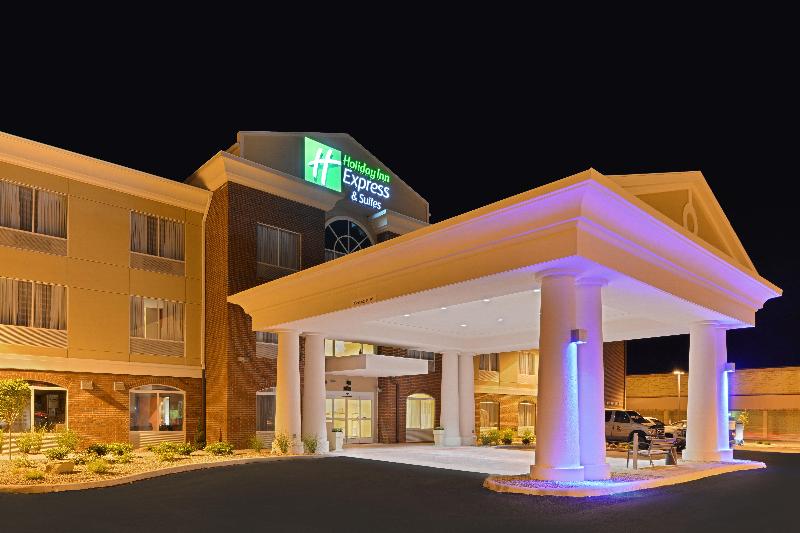 Holiday Inn Express & Suites New Martinsville image