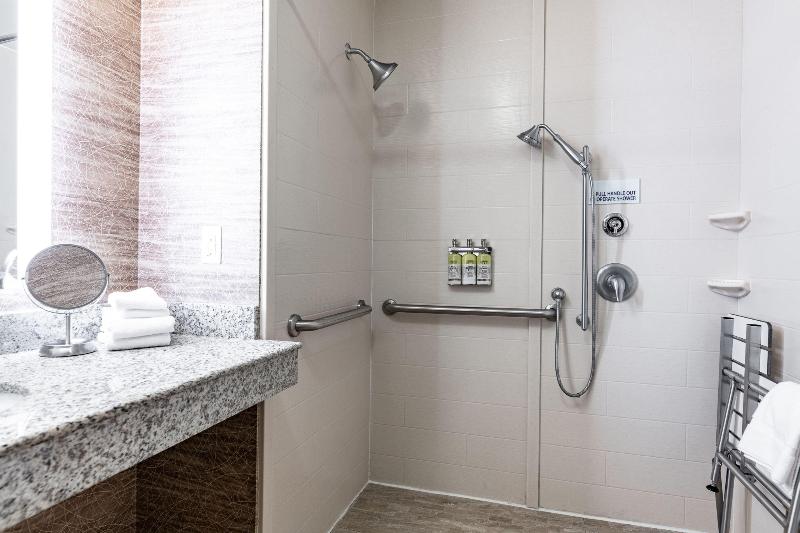 Holiday Inn Express & Suites New Martinsville image