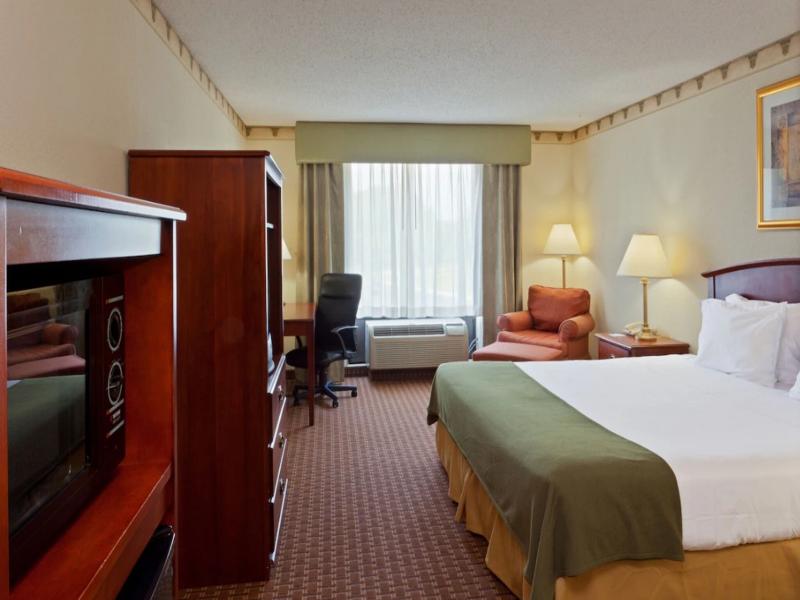 Holiday Inn Express & Suites North East By IHG photo 9