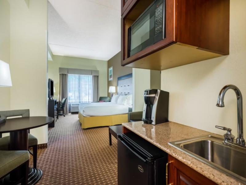 Holiday Inn Express & Suites North East By IHG photo 10