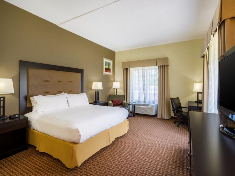 Holiday Inn Express & Suites North East By IHG photo 13