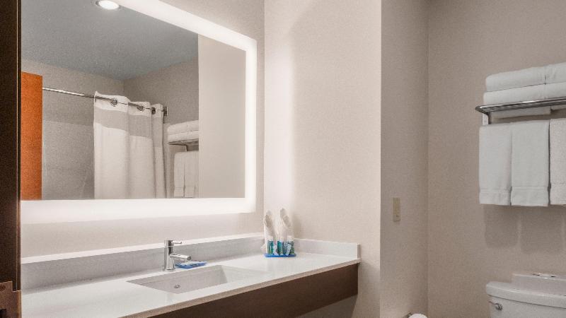 Holiday Inn Express And Suites Newton Sparta