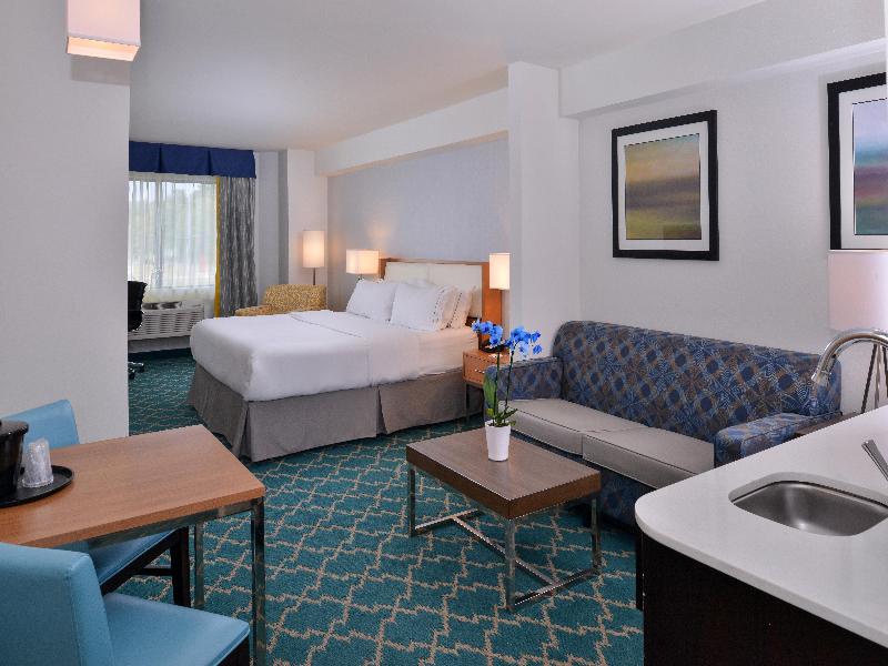 Holiday Inn Express & Suites West Ocean City IHG image