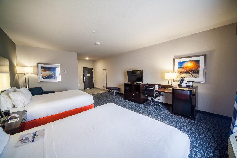 Holiday Inn Express and Suites Oklahoma City South photo 18
