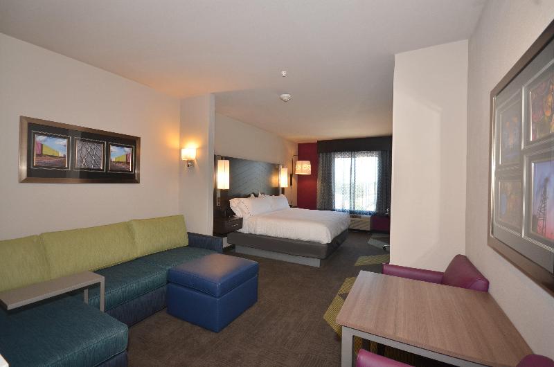 Holiday Inn Express Oklahoma City Mid Arpt Area photo 18