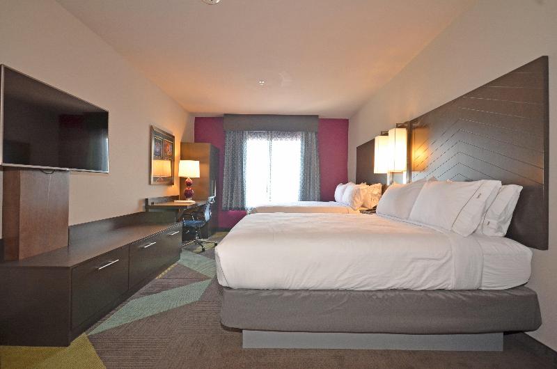 Holiday Inn Express Oklahoma City Mid Arpt Area photo 22