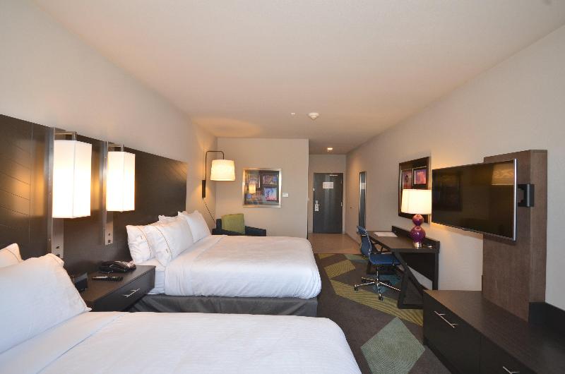 Holiday Inn Express Oklahoma City Mid Arpt Area photo 12