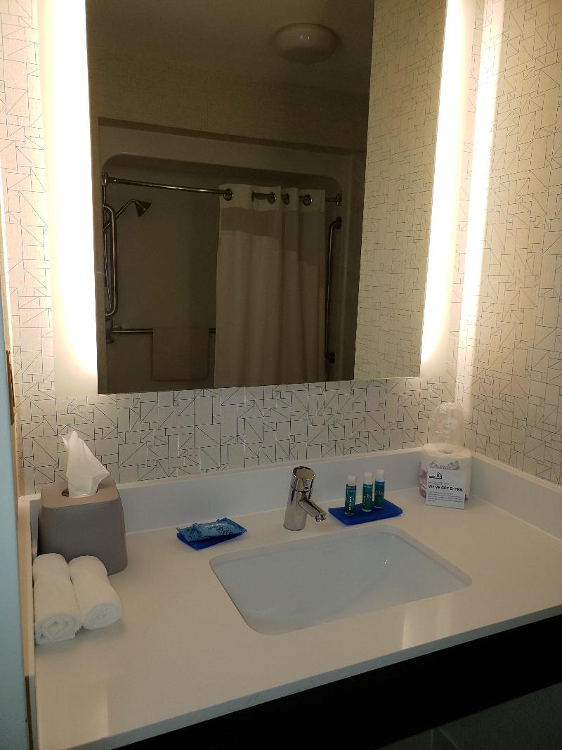 Holiday Inn Express and Suites Lake Okeechobee image