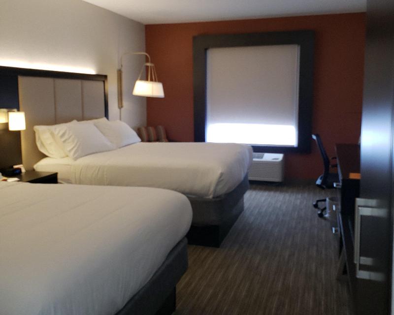 Holiday Inn Express and Suites Lake Okeechobee image