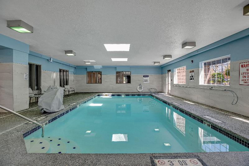 Holiday Inn Express Suites Portland-Jantzen Beach image