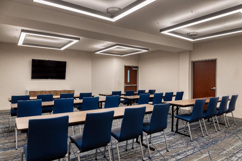 Holiday Inn Express Suites Portland-Jantzen Beach image