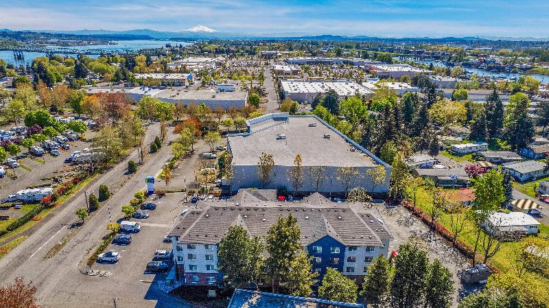 Holiday Inn Express Suites Portland-Jantzen Beach image