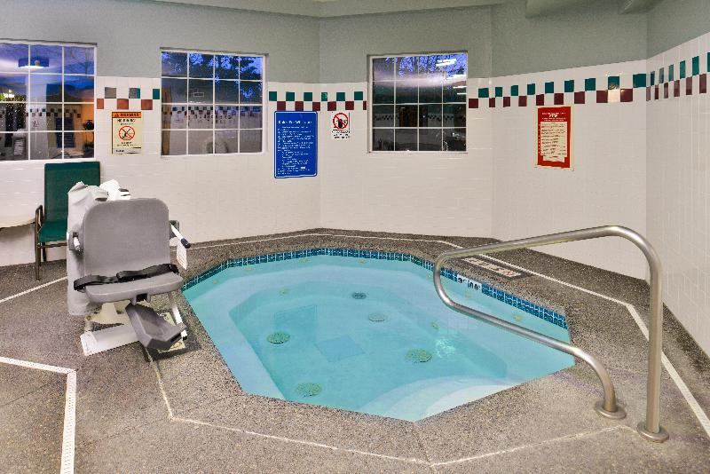 Holiday Inn Express Suites Portland-Jantzen Beach image