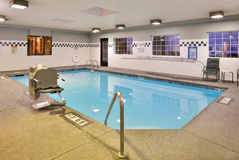 Holiday Inn Express Suites Portland-Jantzen Beach image