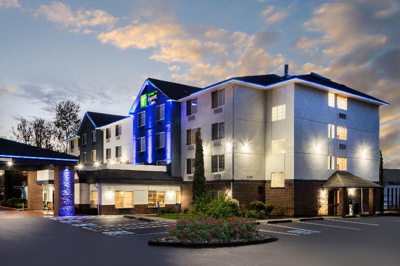 Holiday Inn Express Suites Portland-Jantzen Beach image