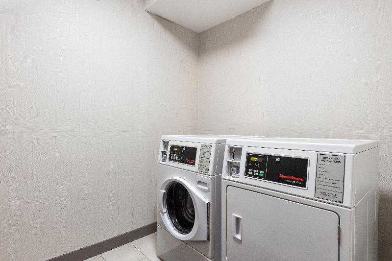Holiday Inn Express Suites Portland-Jantzen Beach image