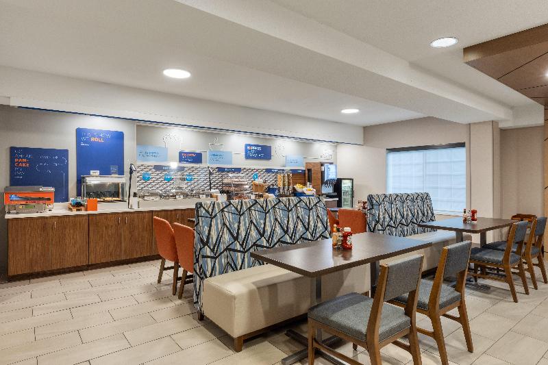 Holiday Inn Express Suites Portland-Jantzen Beach image
