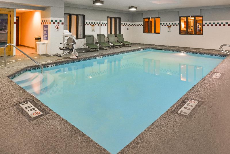 Holiday Inn Express Suites Portland-Jantzen Beach image