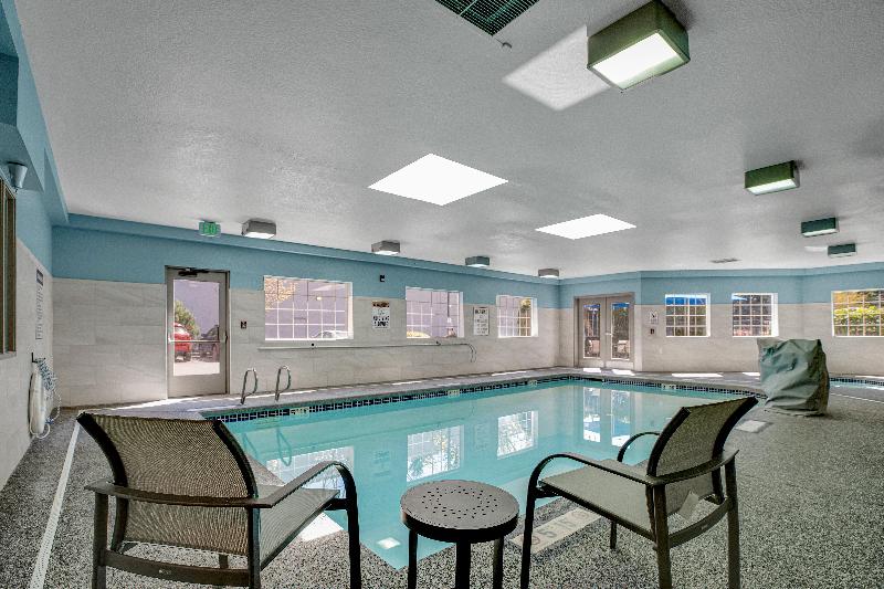 Holiday Inn Express Suites Portland-Jantzen Beach image
