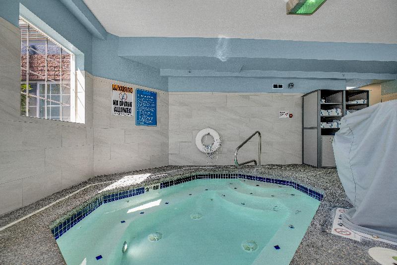 Holiday Inn Express Suites Portland-Jantzen Beach image
