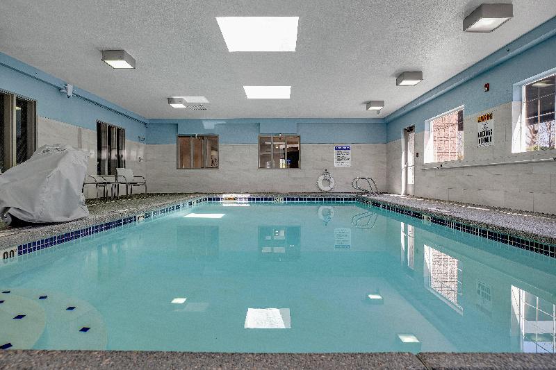 Holiday Inn Express Suites Portland-Jantzen Beach image