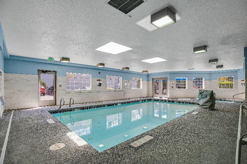 Holiday Inn Express Suites Portland-Jantzen Beach image