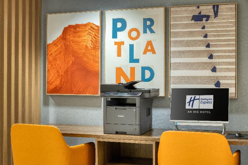 Holiday Inn Express Suites Portland-Jantzen Beach image