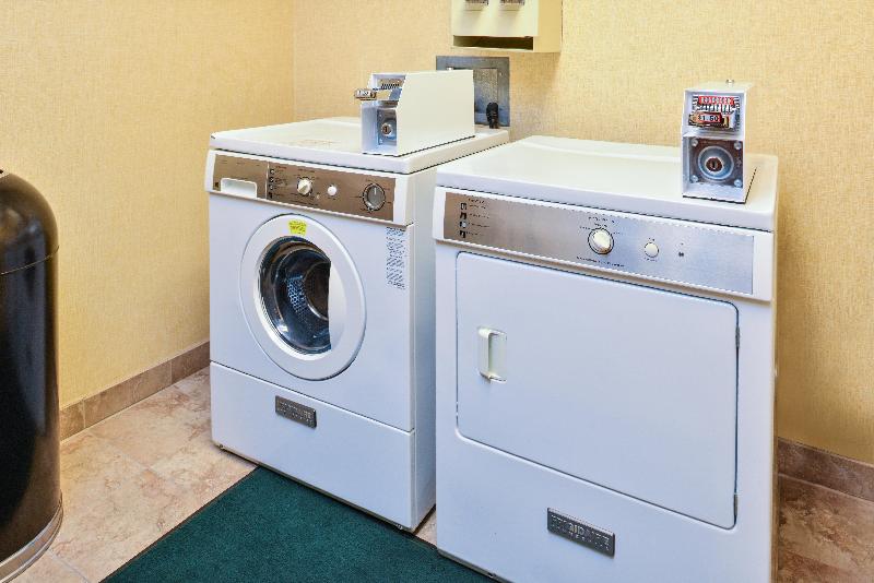 Holiday Inn Express Suites Portland-Jantzen Beach image