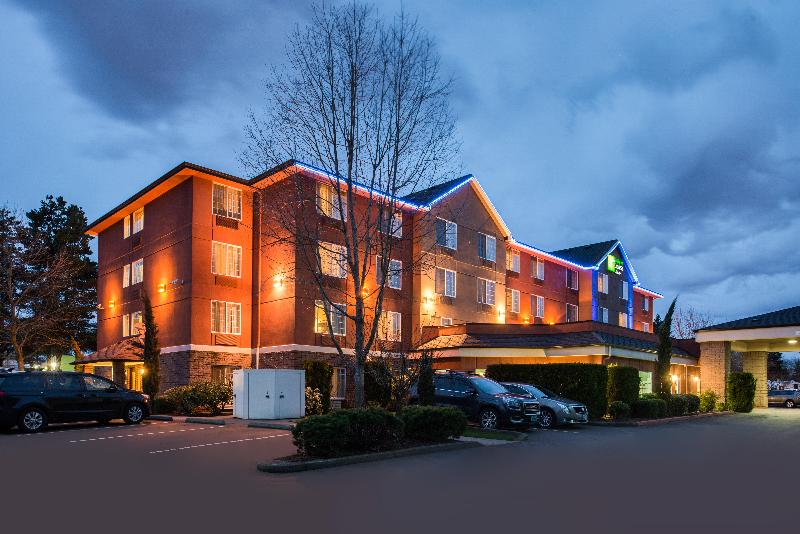 Holiday Inn Express Suites Portland-Jantzen Beach image