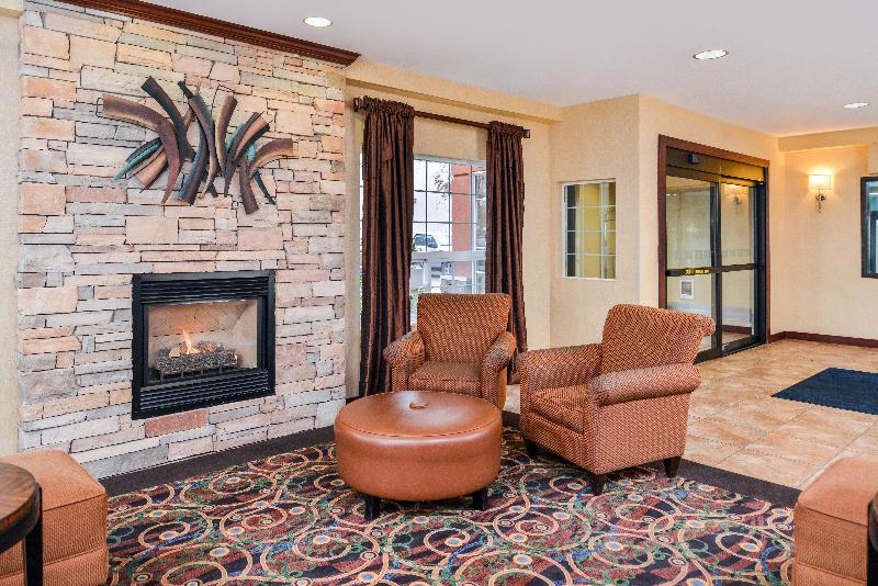 Holiday Inn Express Suites Portland-Jantzen Beach image