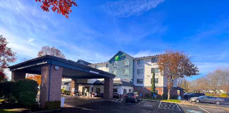 Holiday Inn Express Suites Portland-Jantzen Beach image