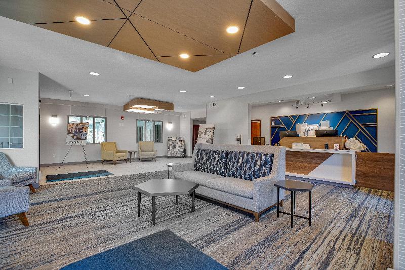 Holiday Inn Express Suites Portland-Jantzen Beach image