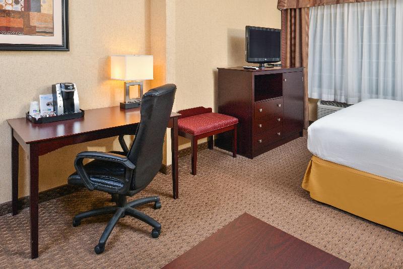 Holiday Inn Express Suites Portland-Jantzen Beach image