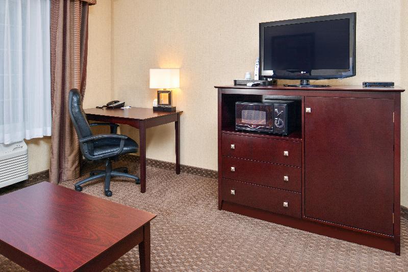 Holiday Inn Express Suites Portland-Jantzen Beach image
