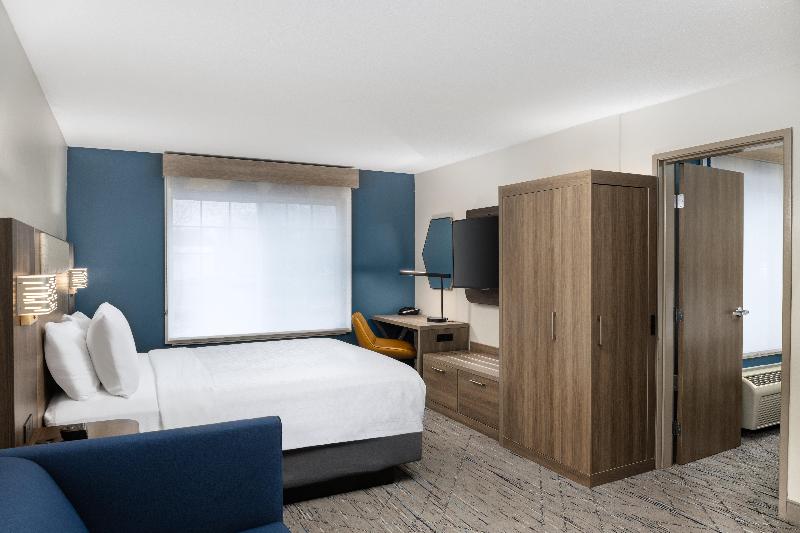 Holiday Inn Express Suites Portland-Jantzen Beach image