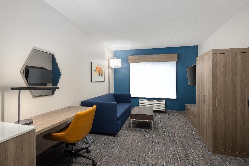 Holiday Inn Express Suites Portland-Jantzen Beach image