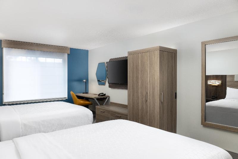 Holiday Inn Express Suites Portland-Jantzen Beach image