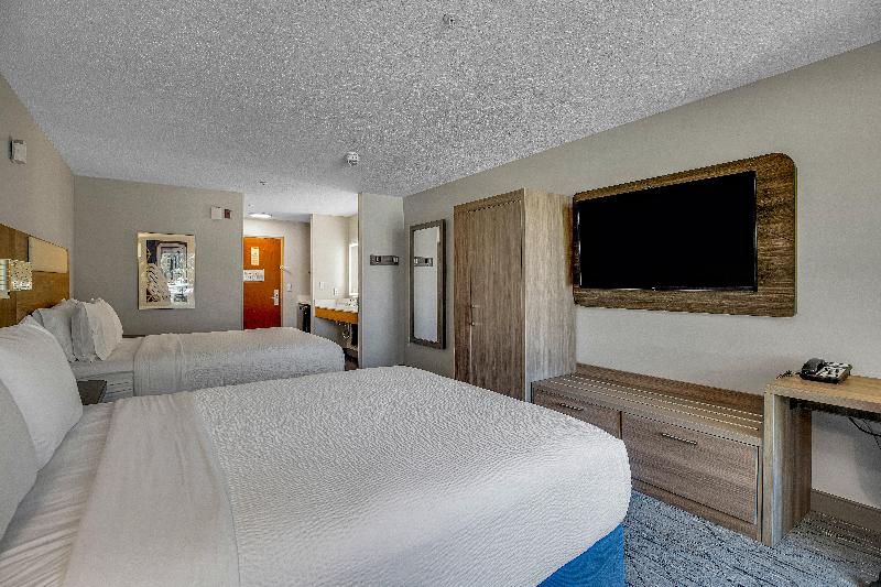 Holiday Inn Express Suites Portland-Jantzen Beach image